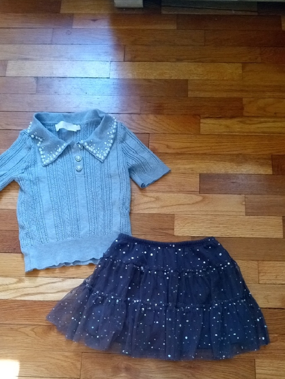 Girls Light gray Pearl-Collar Knit Top with sequin accent skort, size 5